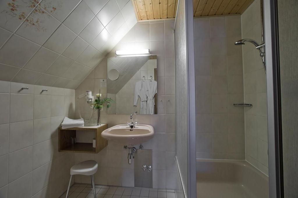 Landhotel Sauerlaender Hof Eslohe Quarto foto